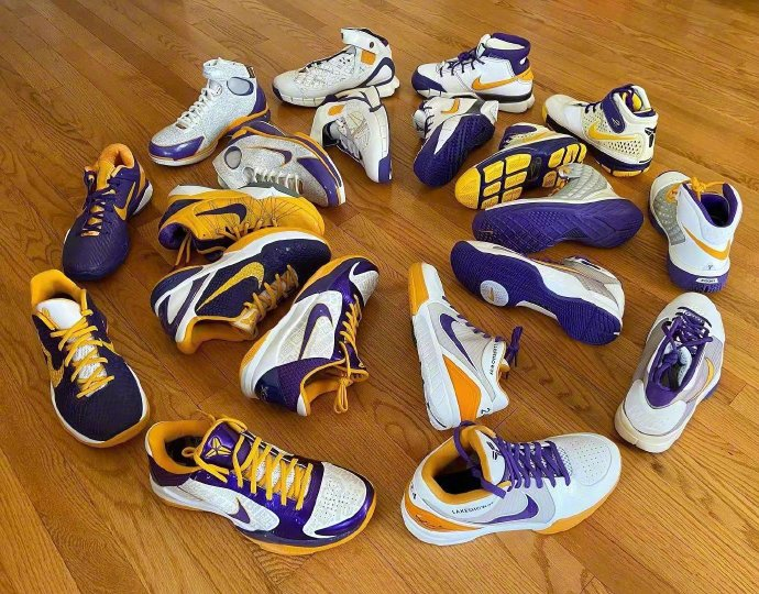 来自国外收藏家hyperdunks24的科比球鞋收藏
