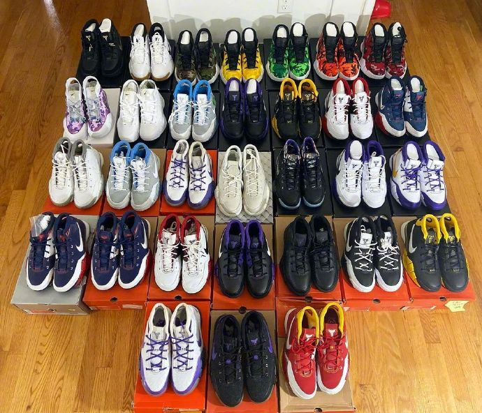 来自国外收藏家hyperdunks24的科比球鞋收藏