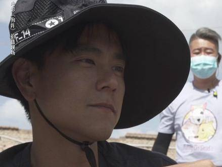 狗:哥们,你怎么不早点说你是正宗的彭于晏啊!