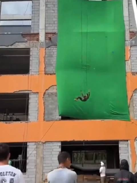 赵丽颖第二十条吊威亚路透赵丽颖郝秀萍