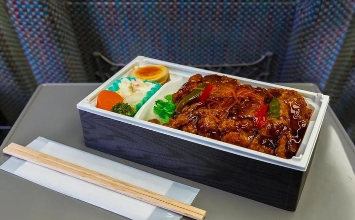 可以说脏话吗?日本火车便当非常好吃,各种口味,一应俱全,价格实惠.