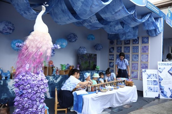 付军摄鲁能巴蜀小学"方寸匠心金石坊"展区.