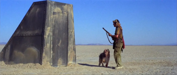 (图/《孩子与狗》)独行侠与狗相伴勇闯废土的套路,还应该追溯到1976年