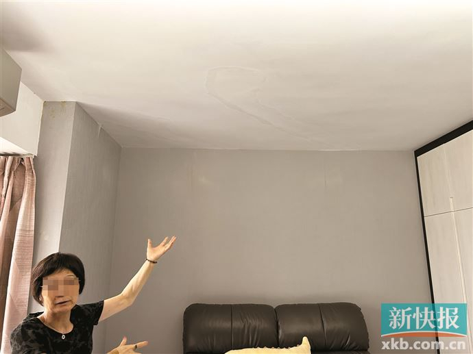 百平方米小复式隔出八间房 楼上马桶水直滴楼下床