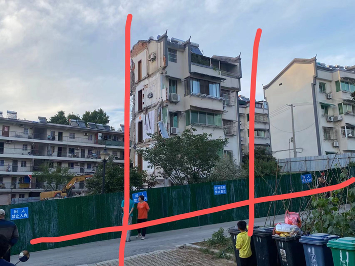 龙苑小区48栋 受访者供图