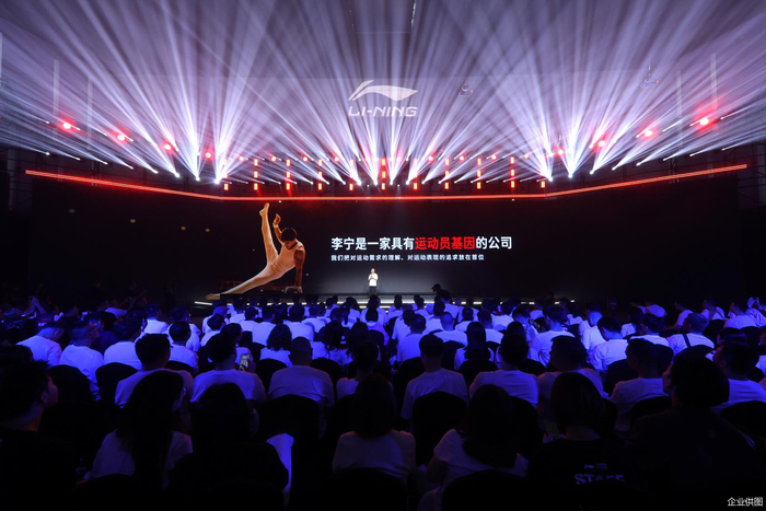 图为“以我为名 科技李宁”李宁科技大秀活动现场