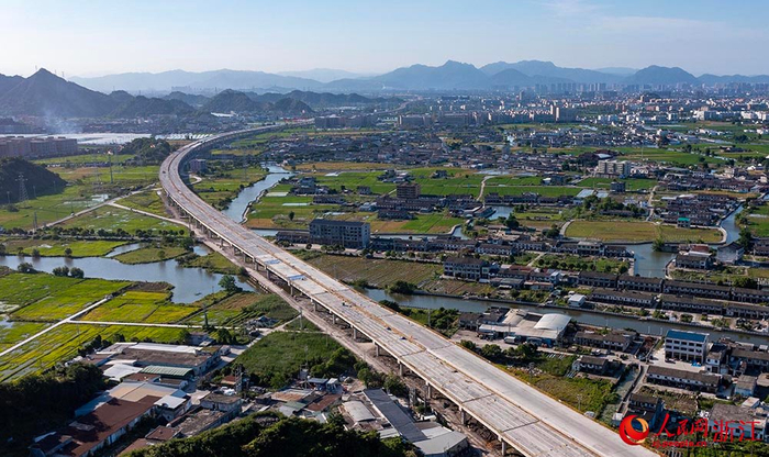 温州苍南:山海共富路施工忙