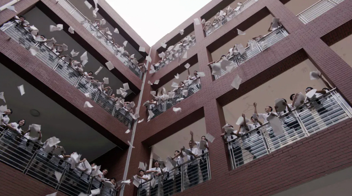 追踪"小镇做题家"10年:名校毕业后,他们很难找到好工作