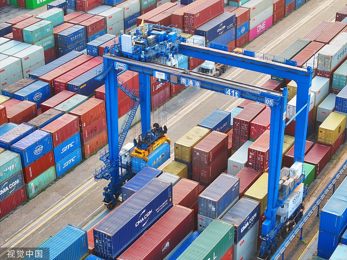 江苏南通万吨堆场。图片来源：视觉中国