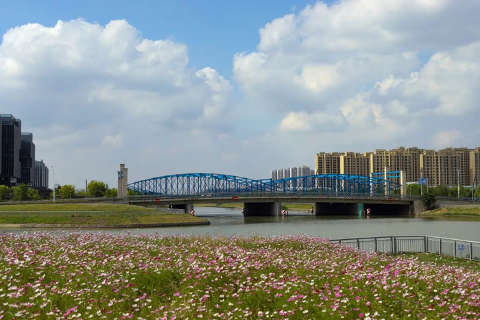 为唐宪宗元和年间(806-820)苏州郡守李素组织长洲县宰等众官民开拓,它