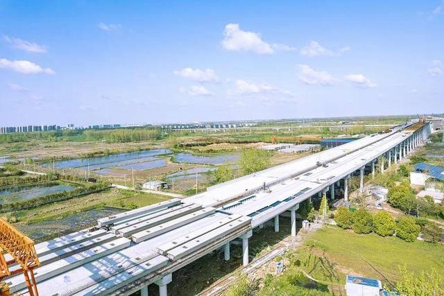 "十四五"以来,合肥加快构建"两环十七射多联"高速公路网布局,预计2025