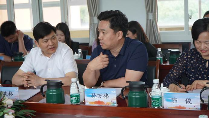 浩鼎集团董事长孙万伟"这几年跟着德雨(南京德雨慈善基金会)做好事