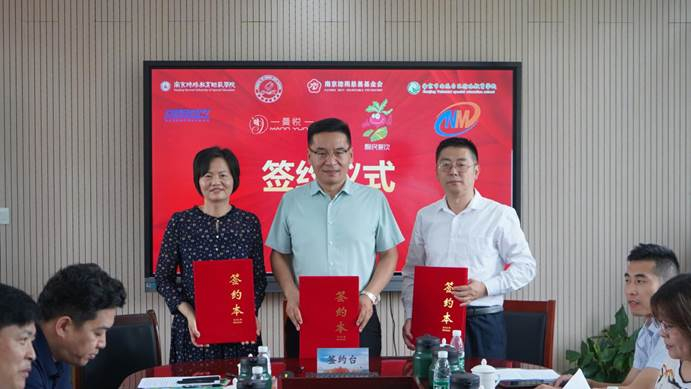 说,他是在推销产品的时候,听到老师说这套设备用到特殊孩子身上就好了