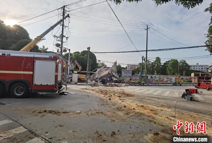 广西龙州县房屋倒塌事故致两人遇难 两人正在治疗