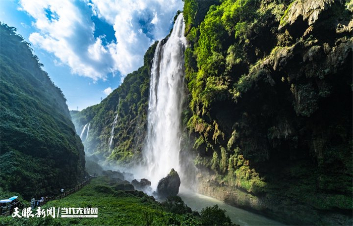 到都匀归兰山,遵义万佛峡谷等景区徒步,溯溪.