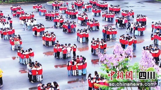 泸州合江:千人齐聚"粽"享端午