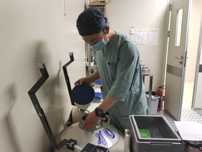 新华视点|多地辅助生殖进医保,减生育负担效果如何?