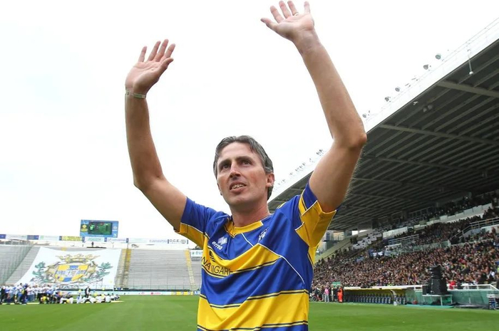 硬汉中场!他为意大利力挽狂澜,却总被说成另一位巴乔