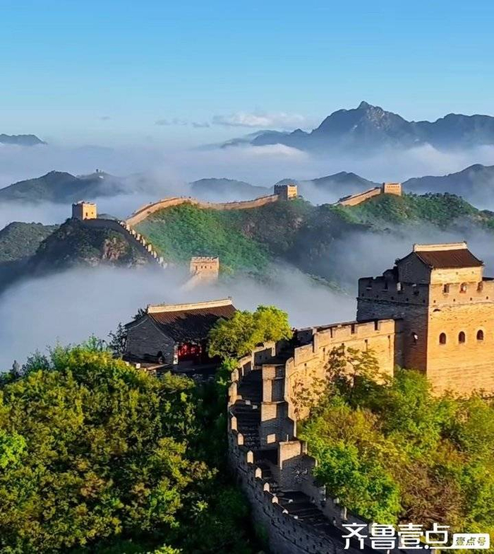 金山岭长城日出邂逅云海
