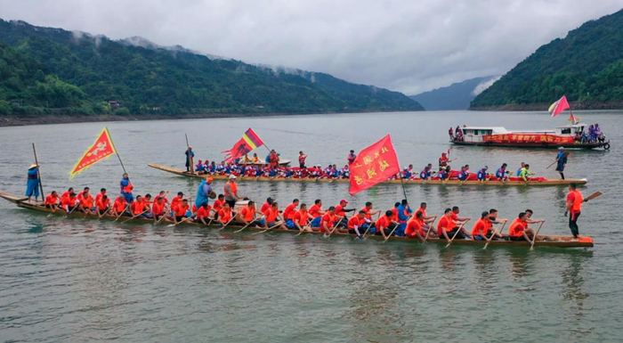 沅陵传统龙舟|猛虎"挂帅"再出征——二十年回首北溶花船再战沅江