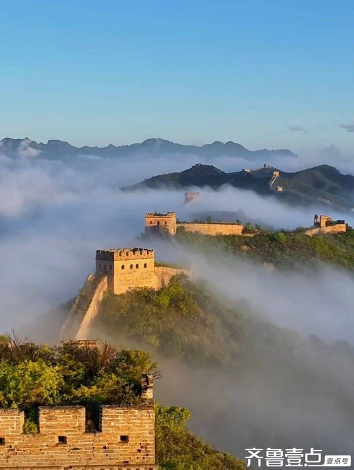 金山岭长城日出邂逅云海
