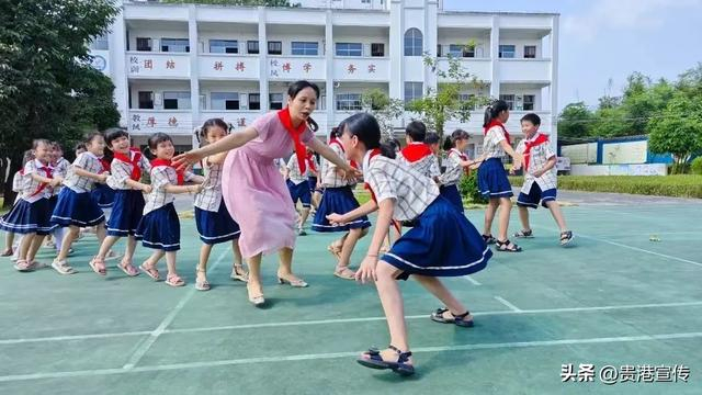 桂平:民族团结进步之花在校园绽放
