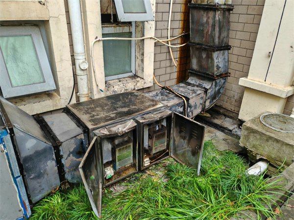 饭店烟道起火?原来是因为.|火灾|起火|民警_新浪新闻