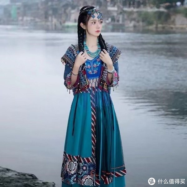 3款风很大的女装,户外街拍回头率超高!
