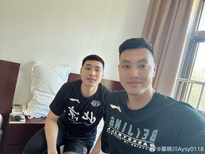 翟晓川微博定位中国人民警察大学,目前他正在随队在此进行军训.