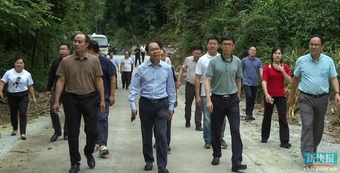 交流组一行先后到桐木镇1828大健康产业园,金秀圣堂大峡谷乡村振兴农