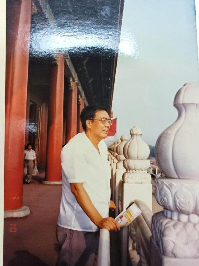 粉碎"四人帮"后,文艺界百废待兴,上海市文化局组织越剧,淮剧,评弹等