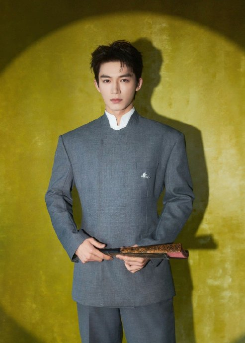 王星越中山装民国少爷已上线