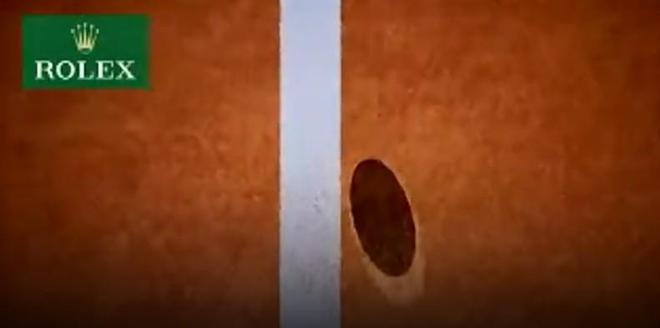 阿瓦涅相的界外球竟被裁判认定为压线。