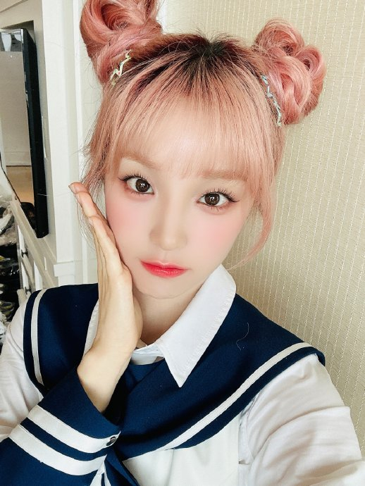 宋雨琦水手服造型96 粉色双丸子头 水手服