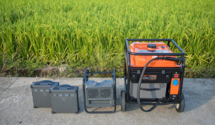 方便携带到农田使用的无人机充电套装 图源：大疆