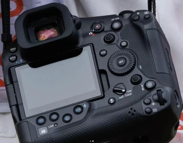 镜头要涨价了?适马28-45mm F1.8即将发布,佳能EOS R1被曝光|新产品发布|日本|松下|尼康|相机_新浪新闻