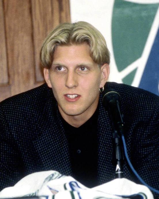 诺天王年轻时期这个颜值也是非常能打的|德克·诺维茨基_新浪新闻