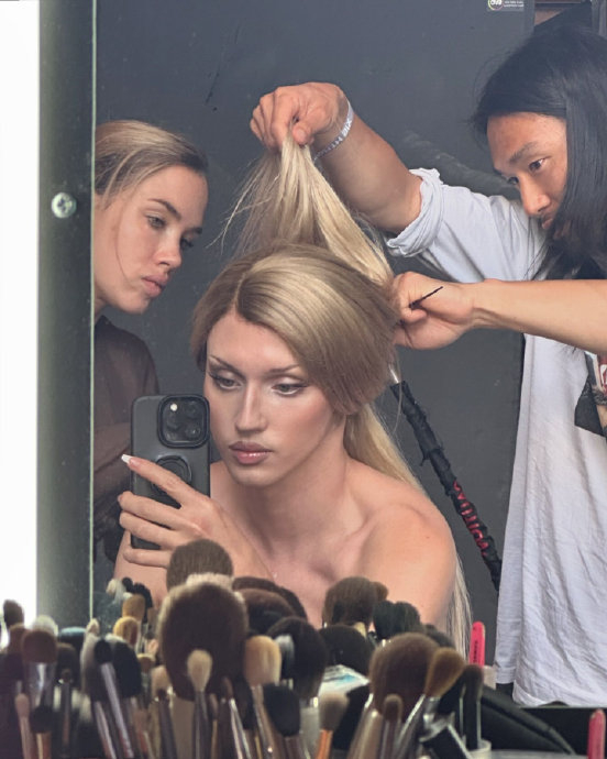 戳爷自曝女装造型幕后!