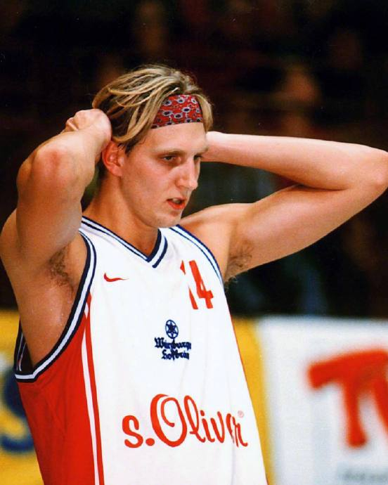 诺天王年轻时期这个颜值也是非常能打的|德克·诺维茨基_新浪新闻