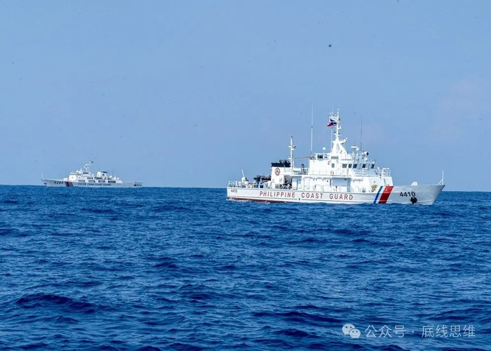 2024年5月，菲律宾多艘船只在黄岩岛附近非法聚集（图片来源：ICphoto）
