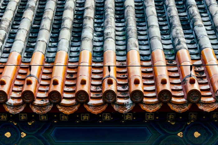 ▲筒瓦与板瓦（来源：视觉中国）