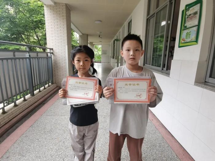 【校园新闻】喜报走进南京市凤凰花园城小学，这些孩子笑得合不拢嘴-第14张图片-黑龙江新闻八