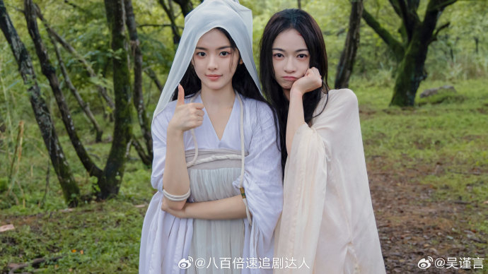 吴谨言杨超越艾米三人片场同框照,《墨雨云间》三美齐了!好素好美