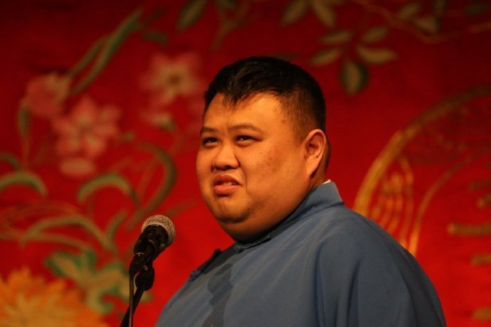 岳云鹏一波表情包