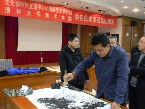 同年师承齐恩进先生,苏百均,齐呜,王天胜等各位先生学习花鸟,大青绿