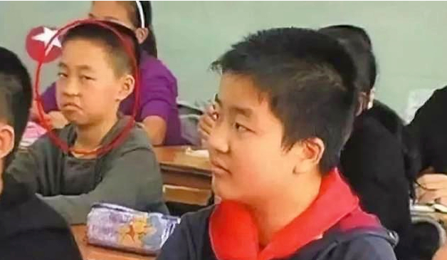 13年前名噪一时的“五道杠少年”和“不屑弟”:长大后,两人境遇大反转……|父母