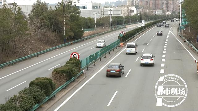 沪昆高速上饶段:盲目信任"自动驾驶" 司机开车看手机酿事故