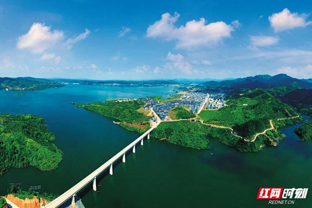 看龙舟赛游福地 怀化旅游"金三角"邀你共赴端午民俗盛宴