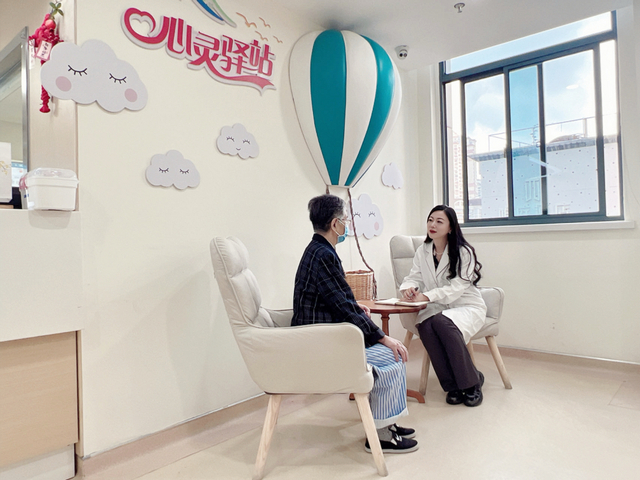 上海打浦桥社区医院最高单日门诊量1600人次