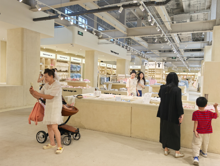 好喝好逛又出片 线下服装店开始流行"场景化"